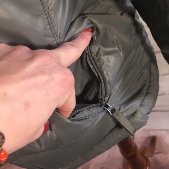 Athleta Quilted Puffer Jacket - Picture 7 of 15